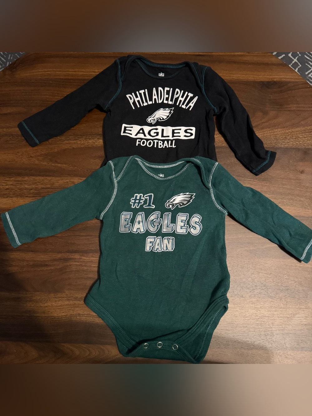 Baby Philadelphia Eagles onesie set